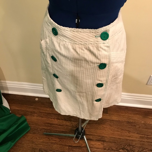 Sole Mio White Corduroy Above the Knee Skirt - Picture 8 of 13